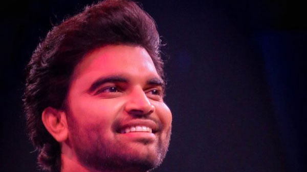 కంటెస్టెంట్తో ఎంగేజ్మెంట్ చేసుకుంది