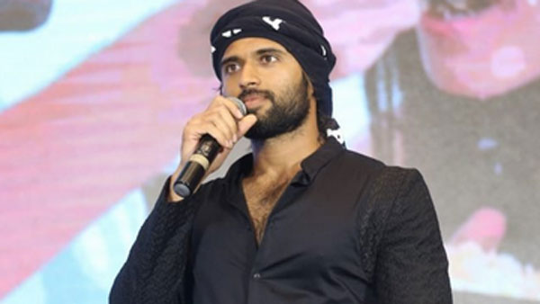 అనసూయకు విజయ్ దేవరకొడ బిగ్ సర్ప్రైజ్
