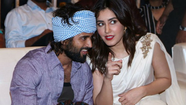 ఎప్పటిలాగే వేదికపై విజయ్ దేవరకొండ..