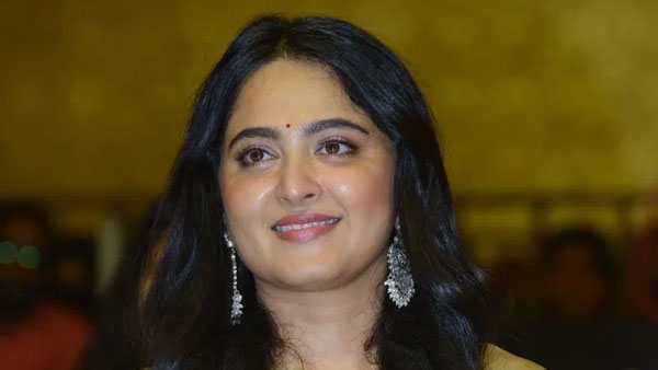 త్రిష అవుట్.. అనుష్క ఇన్..