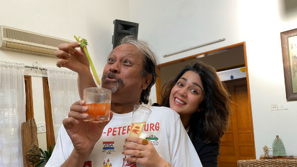 ఇస్మార్ట్ ఛార్మి.. యమ హుషారు