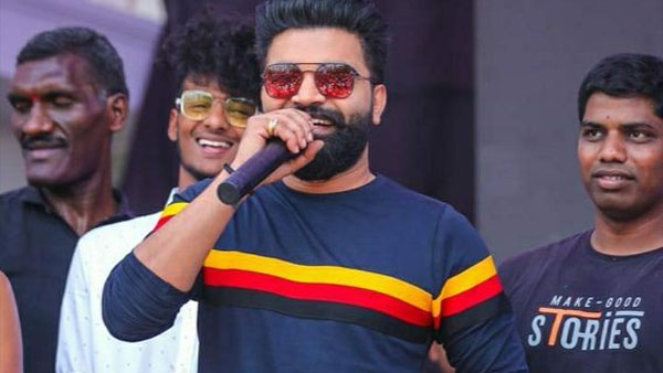 ఇంట్లో లైబ్రరీ..