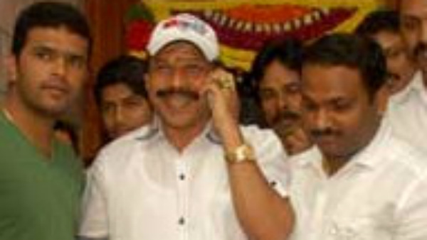 వాళ్లకు విన్నపం చేస్తూ ఆత్మహత్య