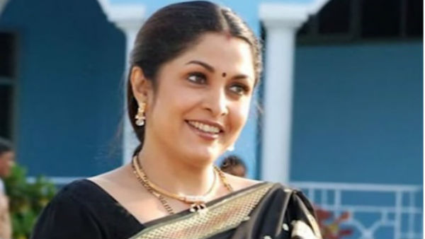 పవర్ఫుల్ లేడీ.. స్ట్రాంగ్ పొలిటీషియన్