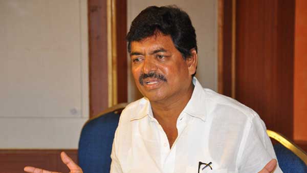పేరు చెప్పడానికి నిరాకరించి..