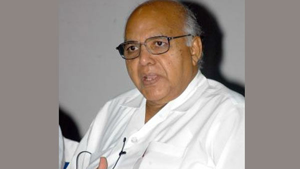 Chiranjeevi Praised Ramoji Rao For Donating To CCC Chiranjeevi Praised Ramoji Rao For Donating To CCC