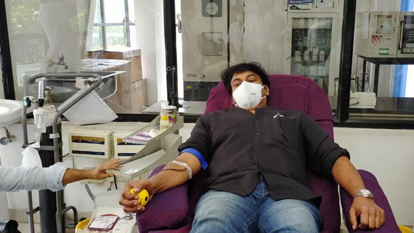 రక్తదానం చేసిన మెగాస్టార్..