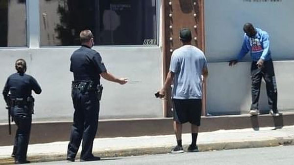 Denzel Washington Helps Common Man From Police Denzel Washington Helps Common Man From Police