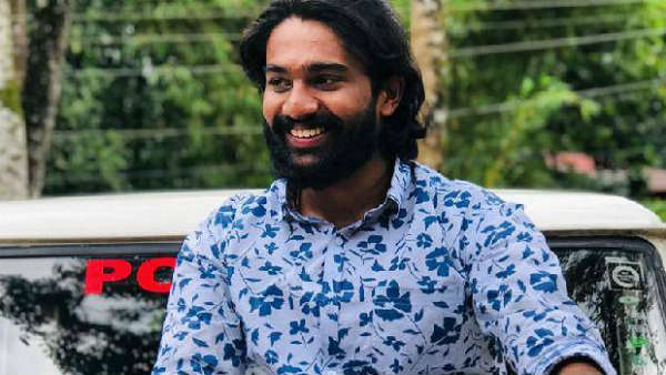కారు పూర్తిగా ధ్వసం