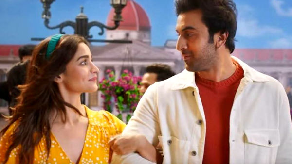 సినీ ప్రేమ జంటకు షాకిచ్చిన జ్యోతిష్యుడు.. వాళ్లిద్దరి మధ్య అది జరిగితే ప్రమాదమట.!