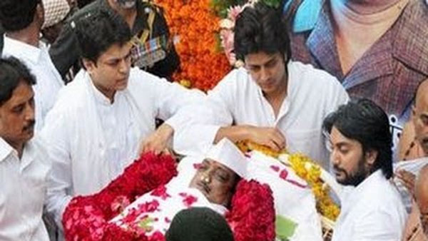 కదిలిన బాలీవుడ్..