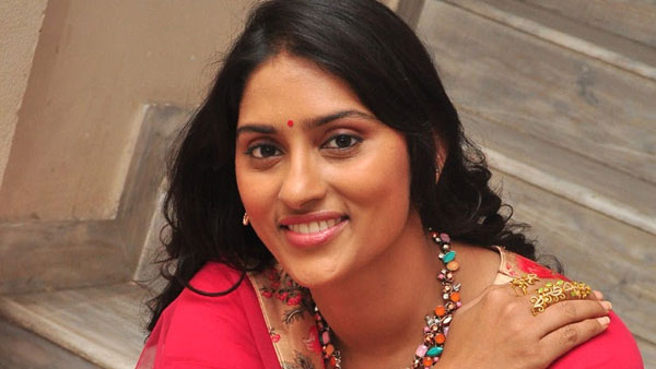 పెళ్లి చేస్తామని చోటా కే నాయుడు హామీ