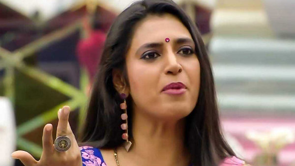 భిన్న రకాల కామెంట్స్..