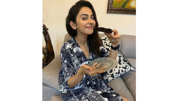 Rakul Preet Makes pumpkin Chocolate Cake Goes Viral Rakul Preet Makes pumpkin Chocolate Cake Goes Viral
