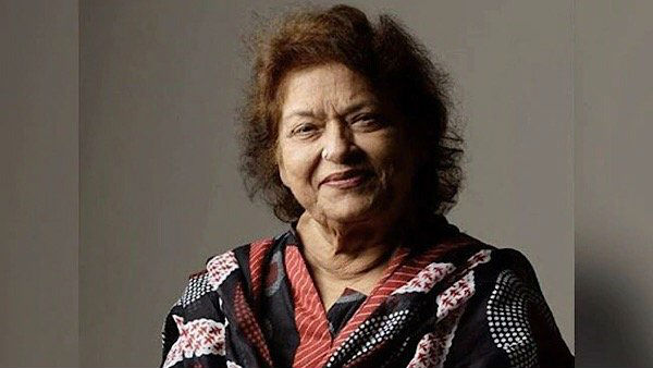 Saroj khan given Rs.101 gift for Sonakshi Sinha for Rowdy Rathore song Saroj khan given Rs.101 gift for Sonakshi Sinha for Rowdy Rathore song