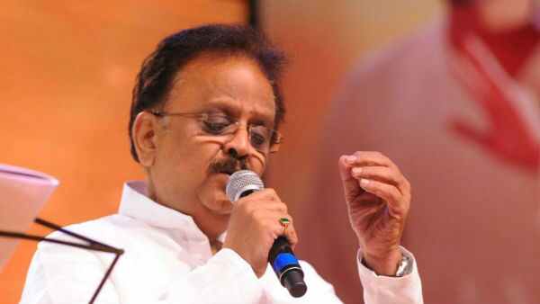 నా పడకపైకి వచ్చి అసభ్యంగా నన్ను తడిమింది.. సుశాంత్ సోదరిపై రియా చక్రవర్తి ఆరోపణలు