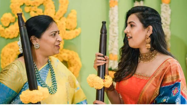 నిరాడంబరంగా ఎంగేజ్మెంట్