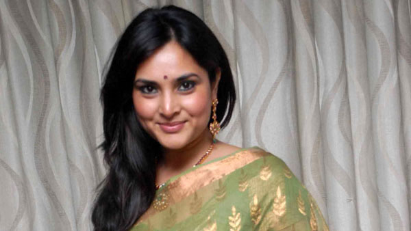 సోషల్ మీడియాకు ముఖం చాటేసి