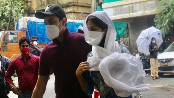 రియాపై క్రిమినల్ కేసు నమోదు