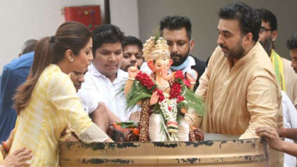 Salman Khan, Hrithik Roshan, shraddha kapoor in Ganpati visarjan celebrations Salman Khan, Hrithik Roshan, shraddha kapoor in Ganpati visarjan celebrations