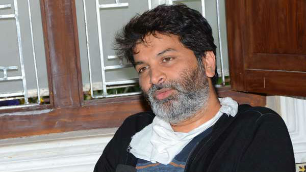 చెప్పిన కథలనే అటు ఇటు తిప్పి..