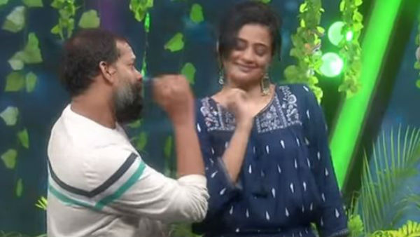 ఆ విషయంలో శేఖర్ మాస్టర్ను మించిపోయిన బాబా భాస్కర్.. ప్రియమణి కాళ్లు పట్టుకుని మరీ రెచ్చిపోయాడు!!