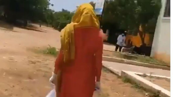 పరీక్ష రాసిన సాయిపల్లవి.. హాల్ టికెట్ చేతపట్టుకొని ఎగ్జామ్ సెంటర్కు.. వీడియో వైరల్