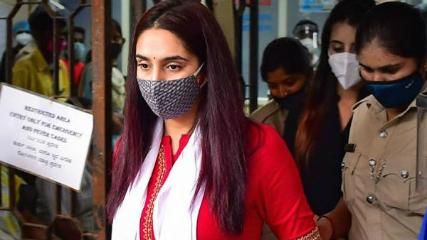 మొదటిసారి కారాగారా జీవితం