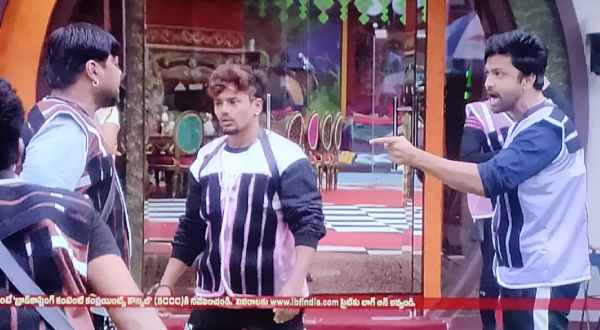 అమ్మా రాజశేఖర్, సోహైల్ ఫైట్
