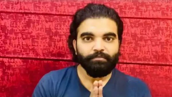 వార్తలపై ఫైర్..