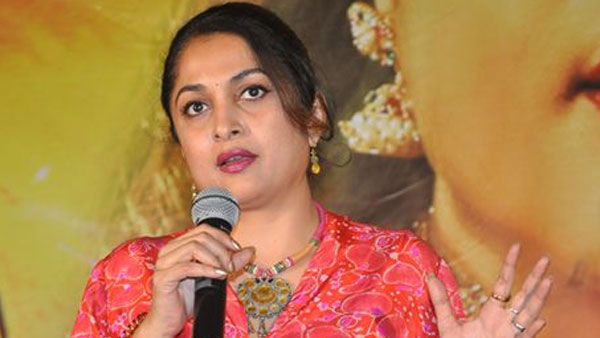 తాజాగా వరుసగా పోస్ట్లు..