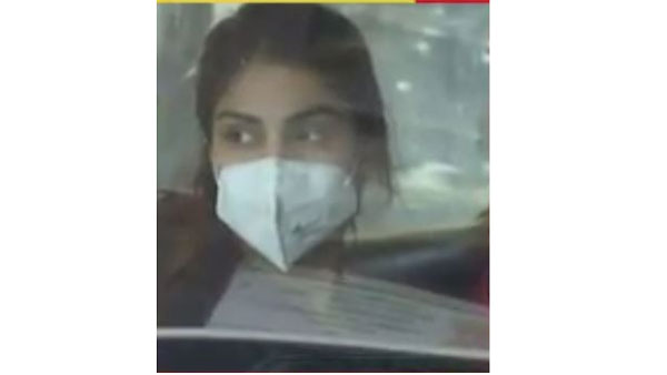 25 మంది బాలీవుడ్ ప్రముఖుల పేర్లు