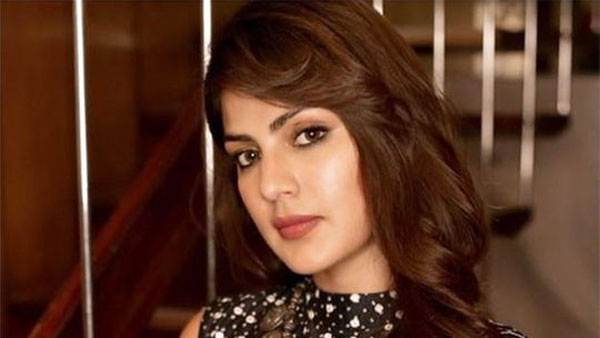 Bebo stands in support of Rhea... Bebo stands in support of Rhea...
