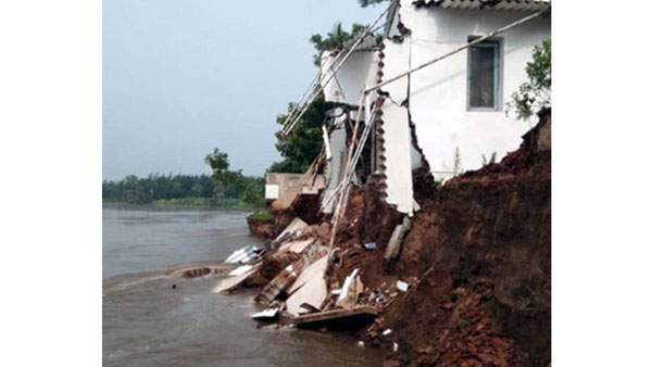 కృష్ణానది వరదల్లో ..