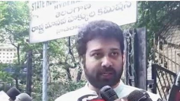 స్కూల్ యాజమాన్యం తీరును వాట్సాప్ గ్రూప్లో