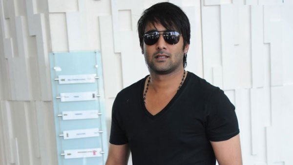 పాతికేళ్ల వయసులోనే..