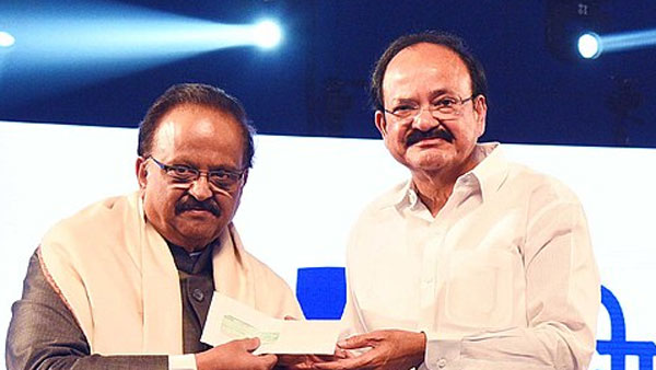 ఎస్పీ బాలు, వెంకయ్యనాయుడు మధ్య స్నేహబంధం