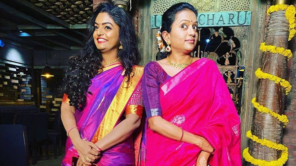 ఒకే ఫ్రేమ్లో వంటలక్క-సుమక్క.. అక్కడేం చేస్తున్నారంటే.. ఇక వ్యవహారం అలా వేడెక్కింది!!
