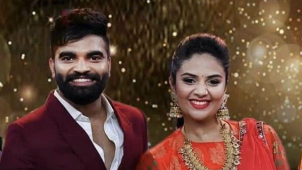 హాట్ టాపిక్.. యాంకర్ ప్రదీప్-శ్రీముఖికి పెళ్లి.. శుభలేఖ కూడా రెడీ!!