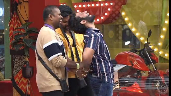 అఖిల్ బట్టలు విప్పు అంటూ
