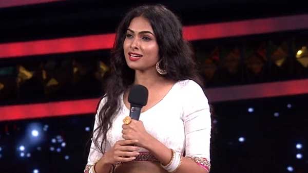 హృదయం ముక్కలైందంటూ పోస్ట్