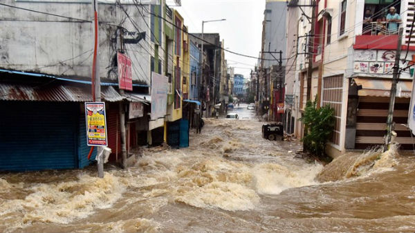 ప్రజలకు అండగా నిలువాలని