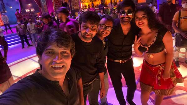 A mass item Song loading from Combo of Ravi Teja ApsaraRani A mass item Song loading from Combo of Ravi Teja ApsaraRani
