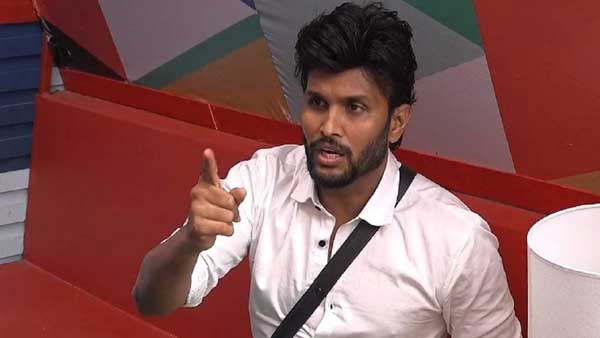 అతను ఇప్పట్లో వెళ్లిపోయేలా లేడు