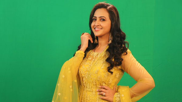 కజిన్ అని చెప్పేదాన్ని..