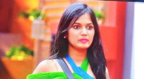 అరియానాను ఇరుకున పెట్టిన బిగ్బాస్