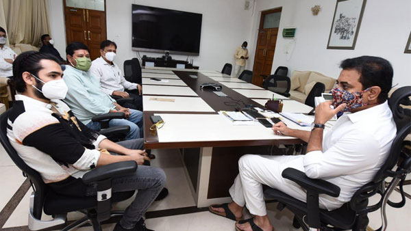 Ram Pothineni Cheque To KTR About Hyderabad Floods Ram Pothineni Cheque To KTR About Hyderabad Floods