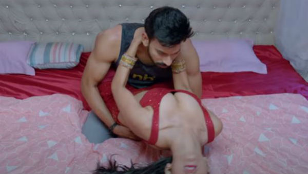 శ్రుతిమించిన శృంగారం..