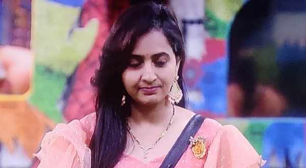 అరియానా, లాస్యకు టెన్షన్