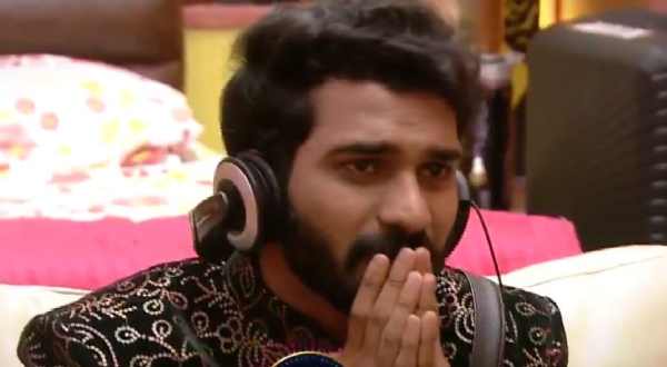 అఖిల్ను ఏడిపించిన నాగార్జున